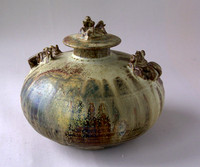 CAT C53xb, Small round lidded jar, 1977, stoneware ash glaze